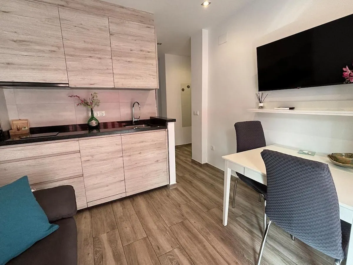 Apartment For Two In The Heart Of Nerja 0*,  Hiszpania